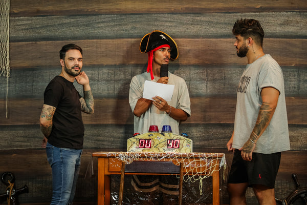 Quiz Challenge: Bruno & Thiago vs. The Most Unfair Quiz Ever! … and the Final Trap – The Girls Answer, The Guys Get Pied! Pie Challenge – Episode 22, Bloco 2 | mp4. fulHD 1920x1080